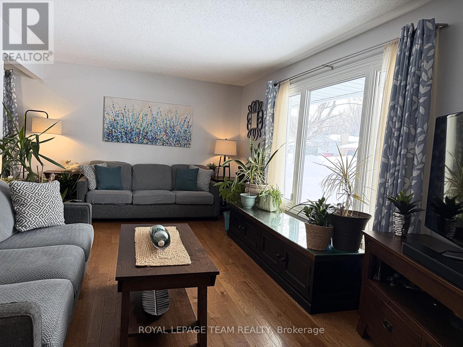 55 Coldstream Drive, Ottawa, Ontario  K0A 3P0 - Photo 5 - X12829290