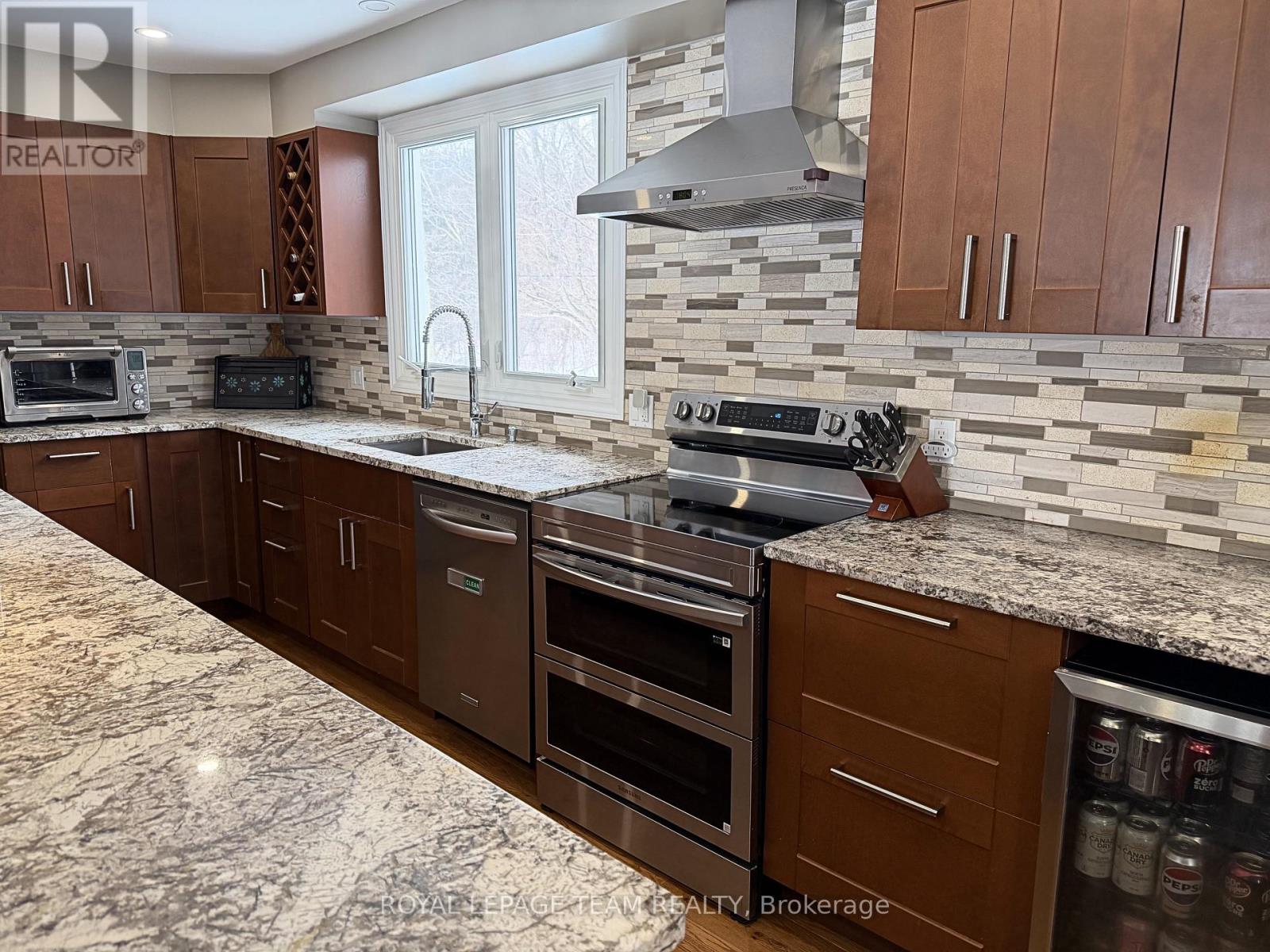 55 Coldstream Drive, Ottawa, Ontario  K0A 3P0 - Photo 8 - X12829290