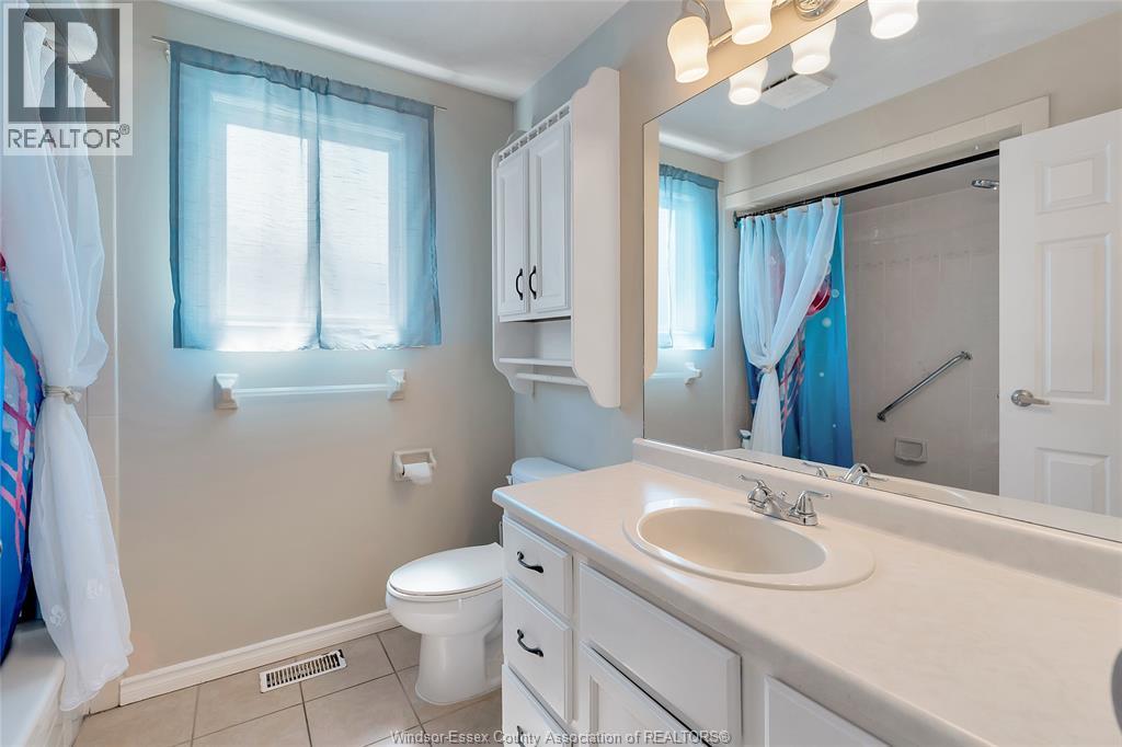 2665 Robert, Windsor, Ontario N8W 5L8 - Photo 11 - 26003397