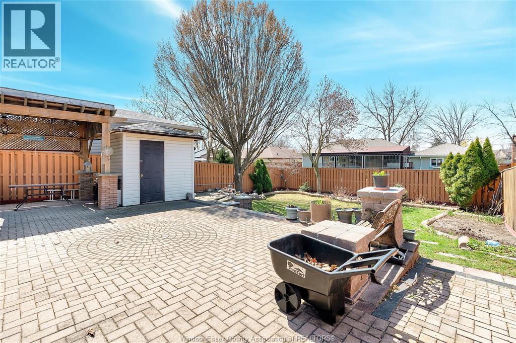 2665 Robert, Windsor, Ontario N8W 5L8 - Photo 25 - 26003397