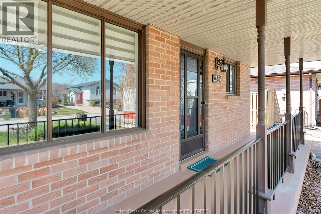 2665 Robert, Windsor, Ontario N8W 5L8 - Photo 2 - 26003397