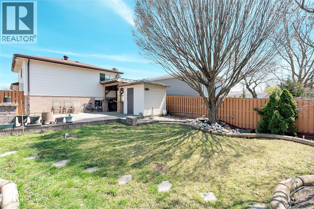2665 Robert, Windsor, Ontario N8W 5L8 - Photo 27 - 26003397