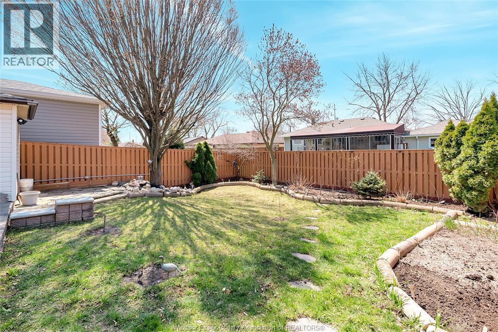 2665 Robert, Windsor, Ontario N8W 5L8 - Photo 26 - 26003397