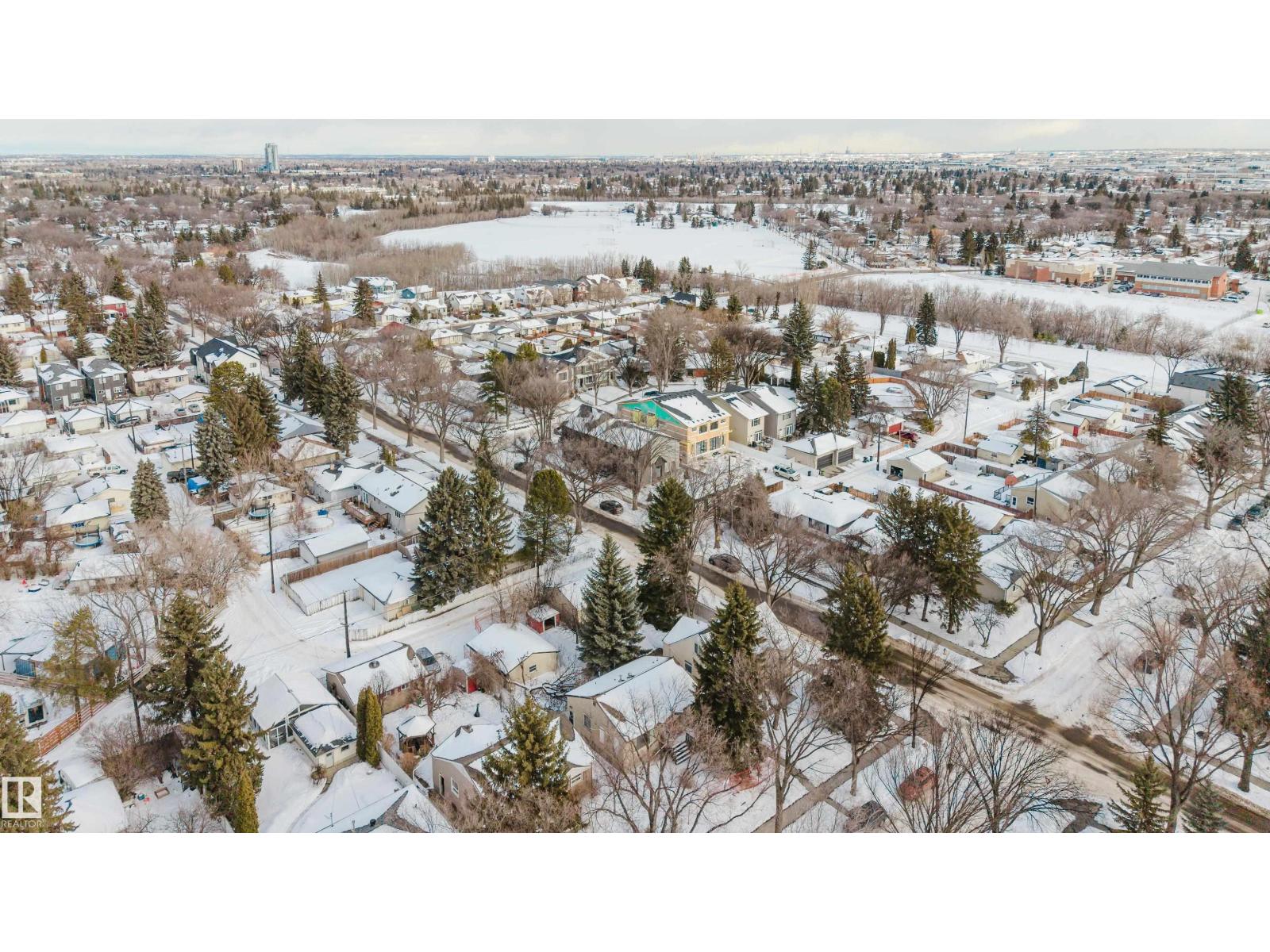 9308 64 Av Nw, Edmonton, Alberta  T6E 0H9 - Photo 3 - E4475286