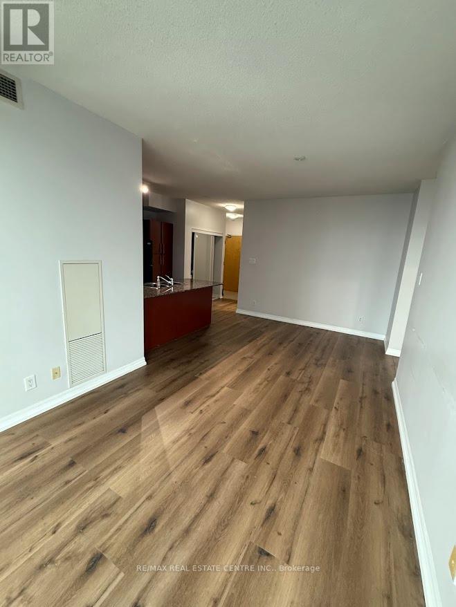 1002 - 3515 Kariya Dr Drive, Mississauga, Ontario  L5B 0C1 - Photo 3 - W12829278