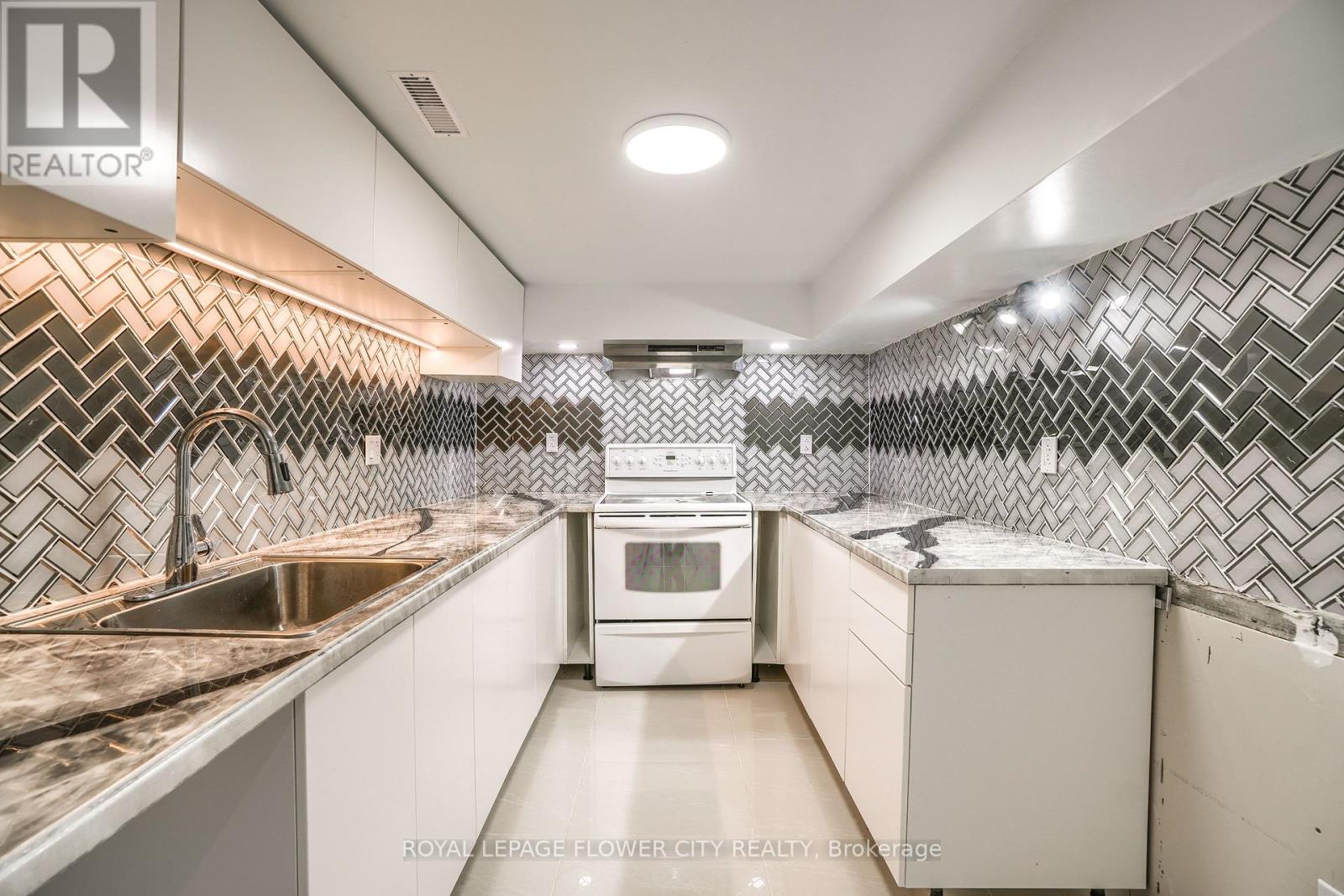 Basement - 12 Gondola Crescent, Brampton, Ontario  L6S 1W6 - Photo 3 - W12829284