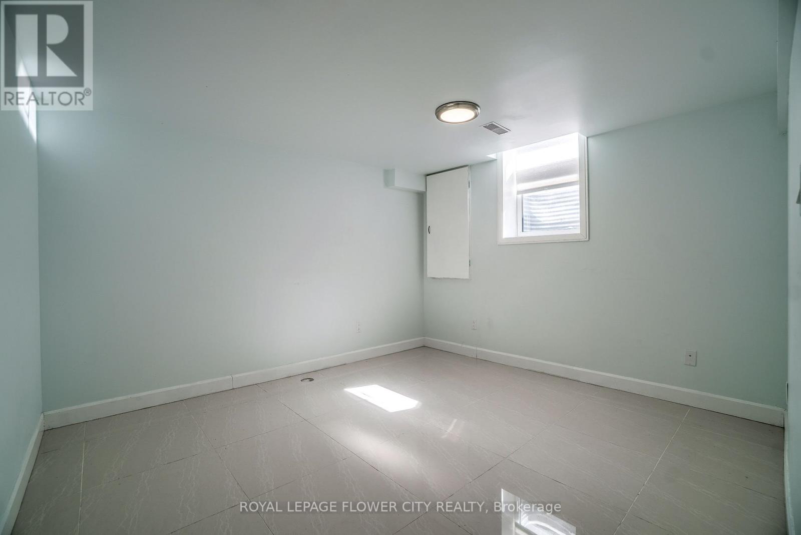 Basement - 12 Gondola Crescent, Brampton, Ontario  L6S 1W6 - Photo 9 - W12829284