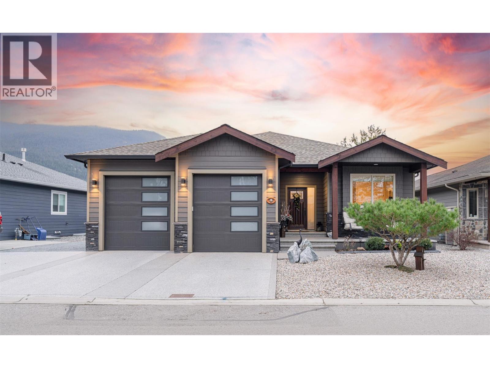 3 - 2444 York Avenue, Armstrong photo 8