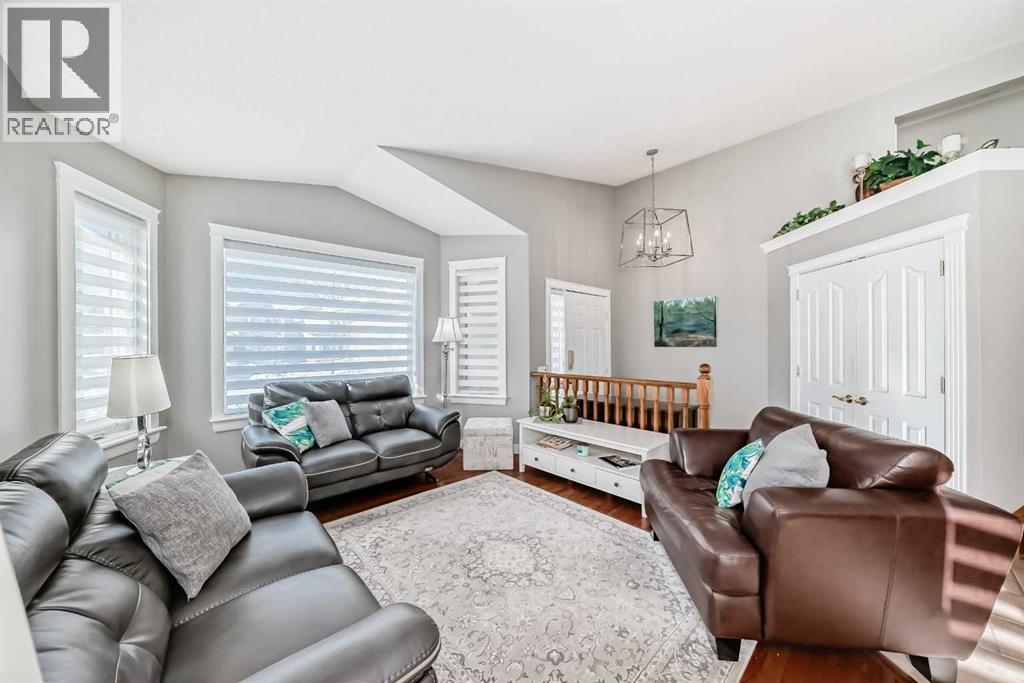 76 Riverside Way Se, Calgary, Alberta  T2C 3V8 - Photo 4 - A2288540