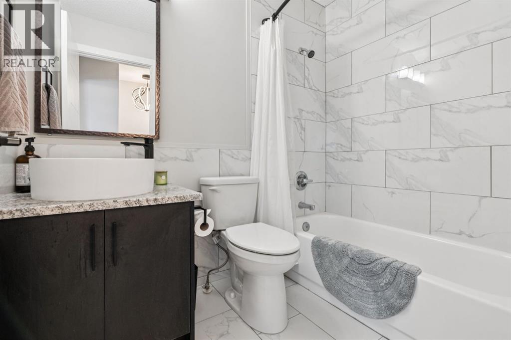 11 Bedford Manor Ne, Calgary, Alberta  T3K 4B8 - Photo 23 - A2288839