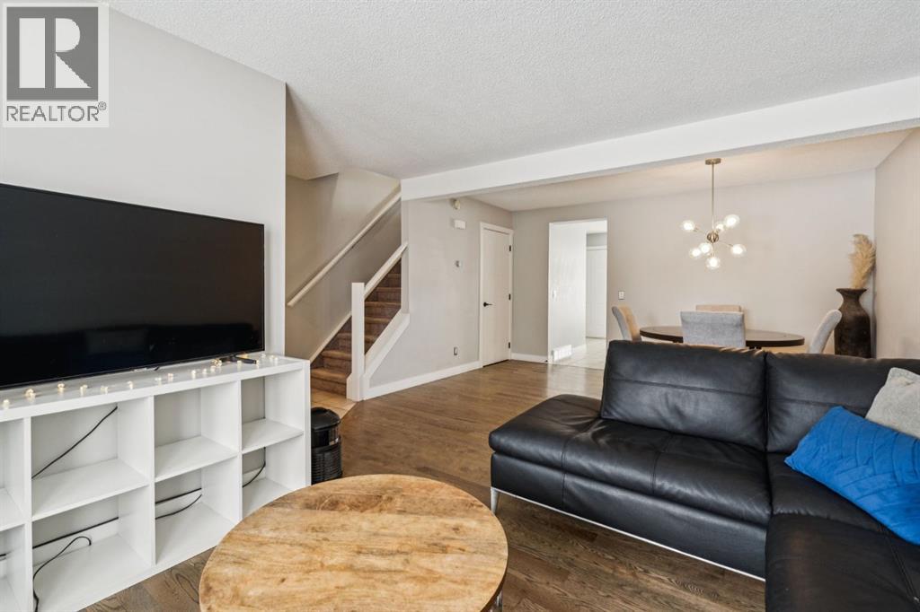 11 Bedford Manor Ne, Calgary, Alberta  T3K 4B8 - Photo 8 - A2288839