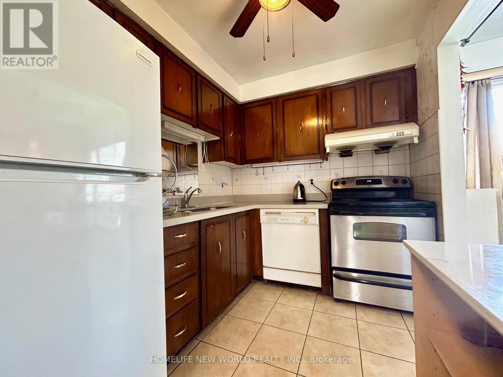 29 Jenny Wrenway, Toronto, Ontario  M2H 2Y8 - Photo 12 - C12819284