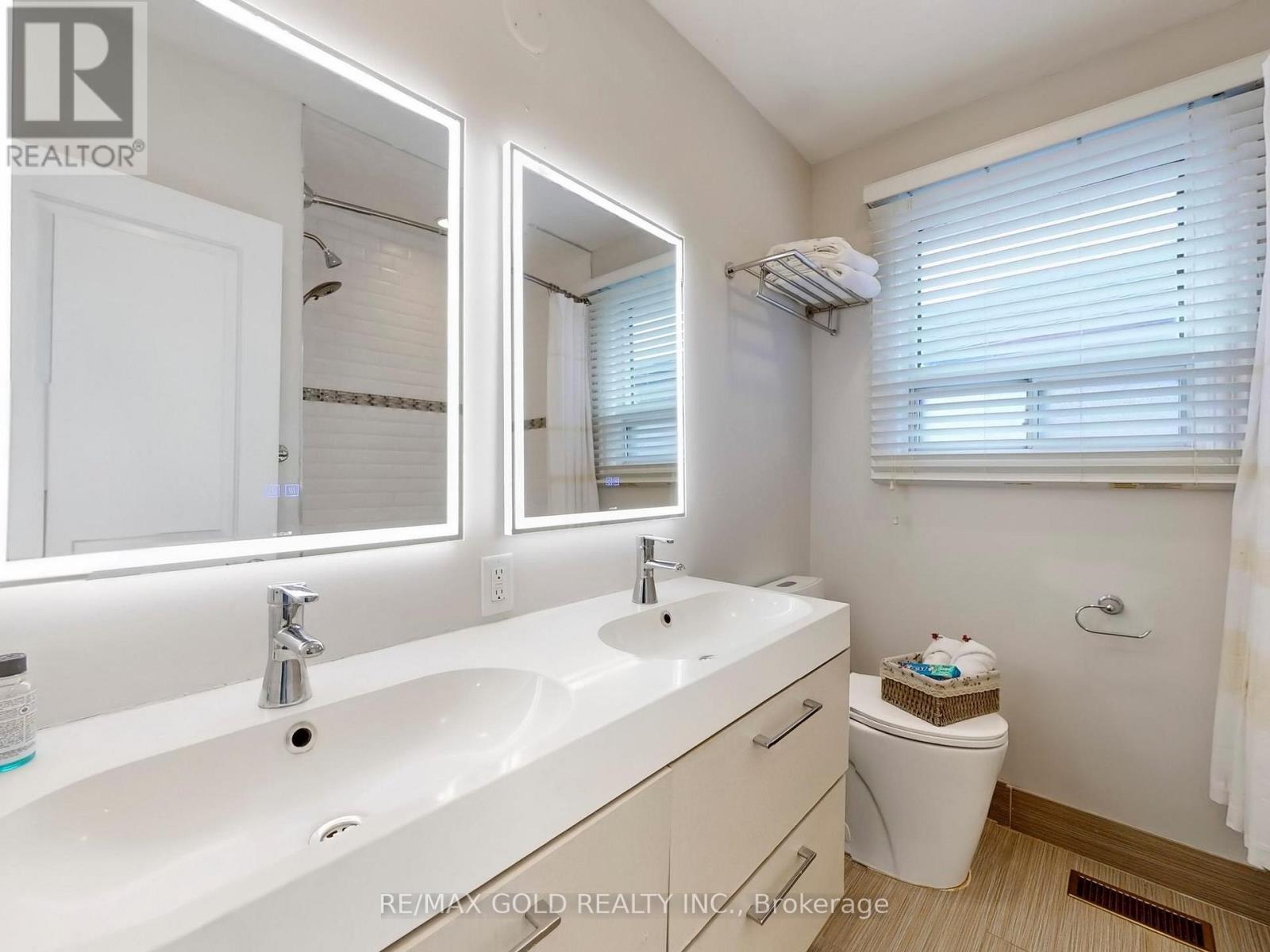 189 Kingsview Boulevard, Toronto, Ontario  M9R 1V7 - Photo 28 - W12828672