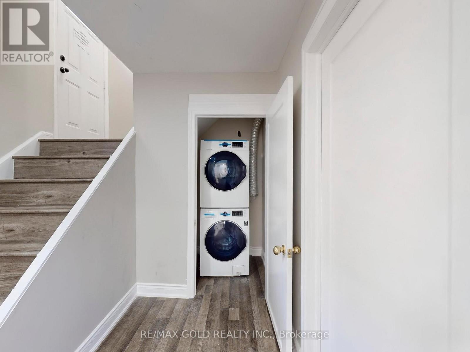 189 Kingsview Boulevard, Toronto, Ontario  M9R 1V7 - Photo 33 - W12828672