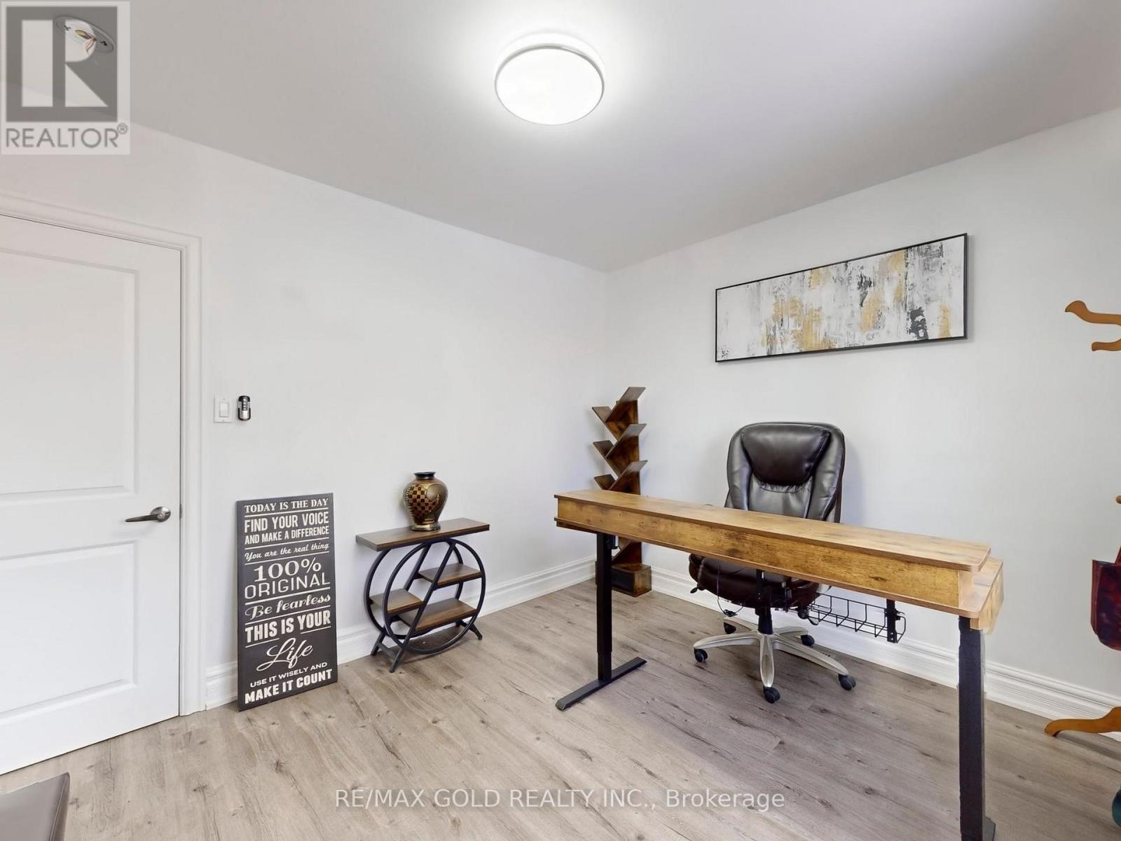 189 Kingsview Boulevard, Toronto, Ontario  M9R 1V7 - Photo 27 - W12828672