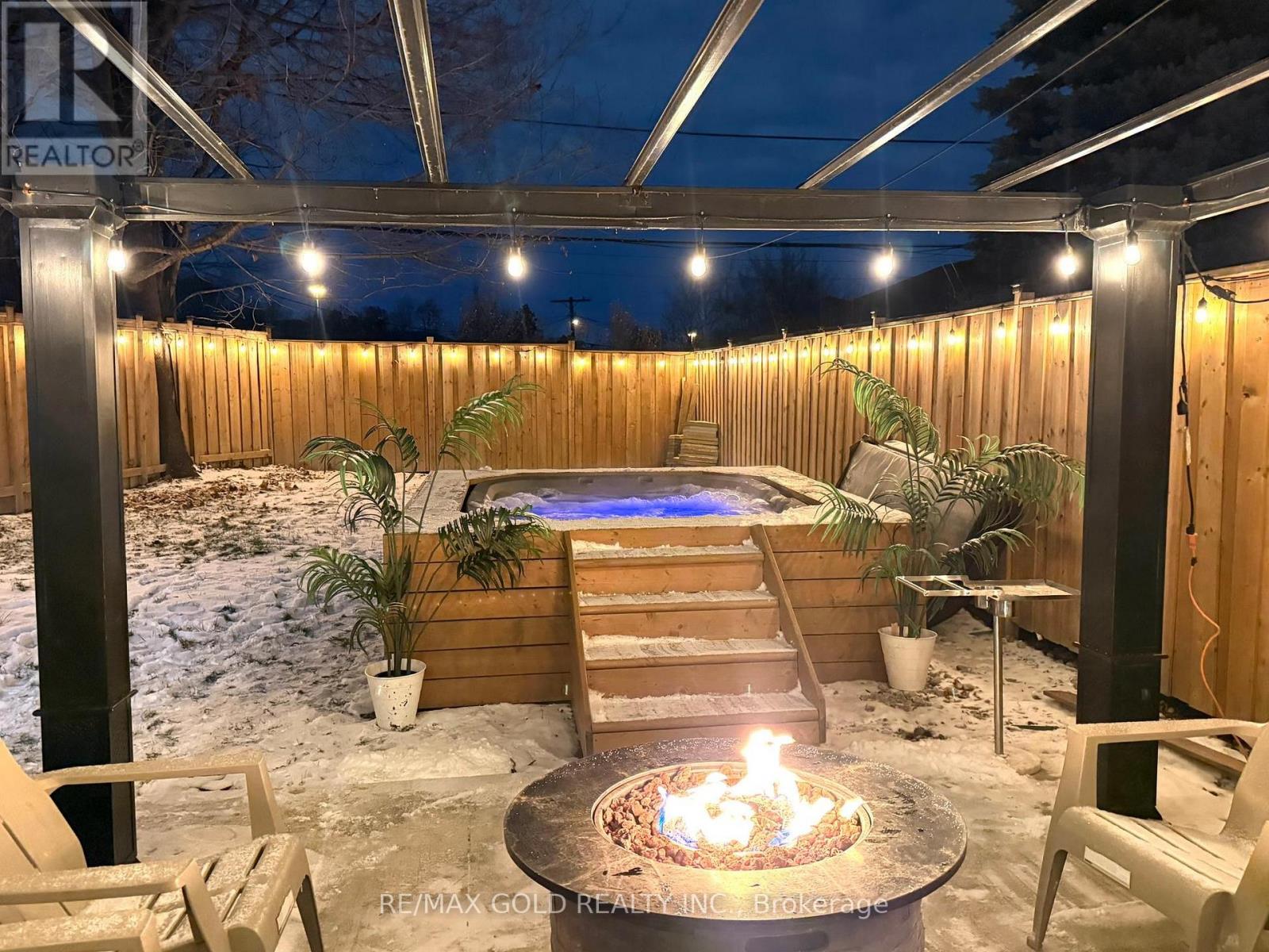 189 KINGSVIEW BOULEVARD, Toronto, Ontario