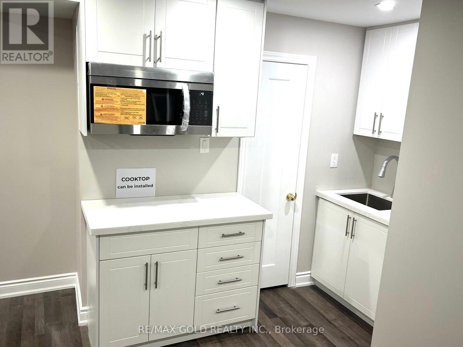 189 Kingsview Boulevard, Toronto, Ontario  M9R 1V7 - Photo 36 - W12828672