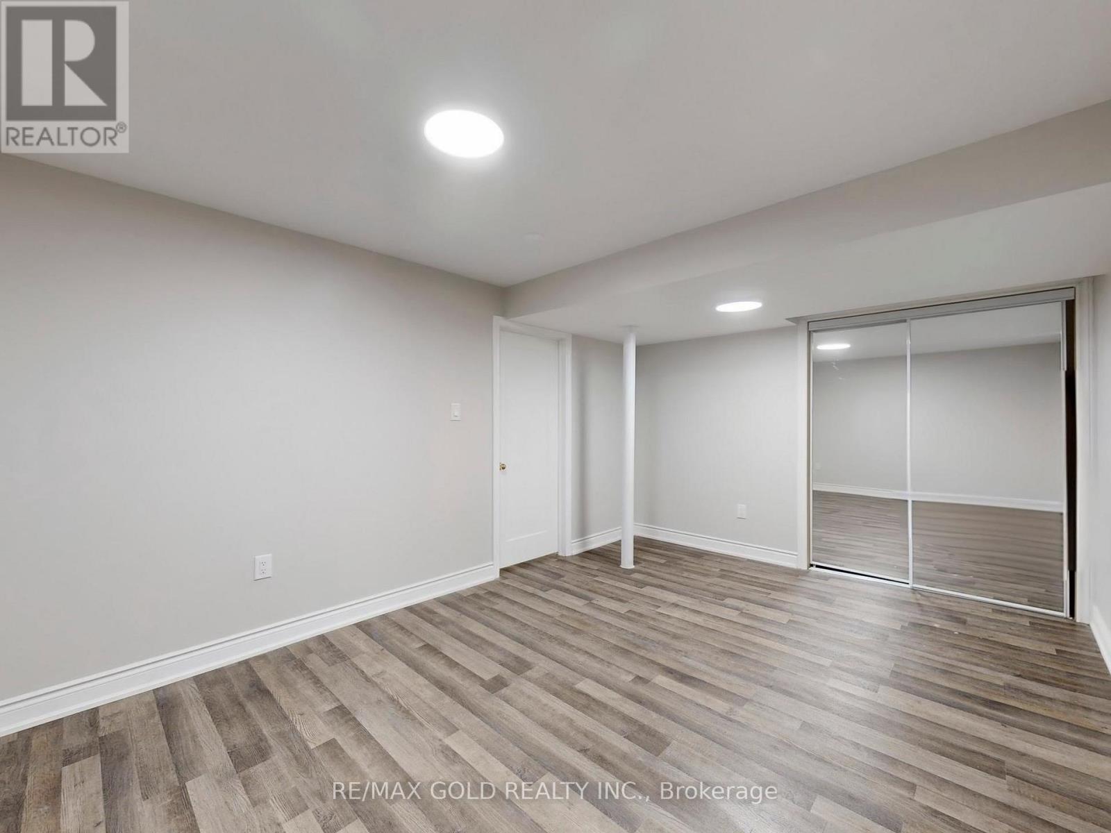 189 Kingsview Boulevard, Toronto, Ontario  M9R 1V7 - Photo 46 - W12828672