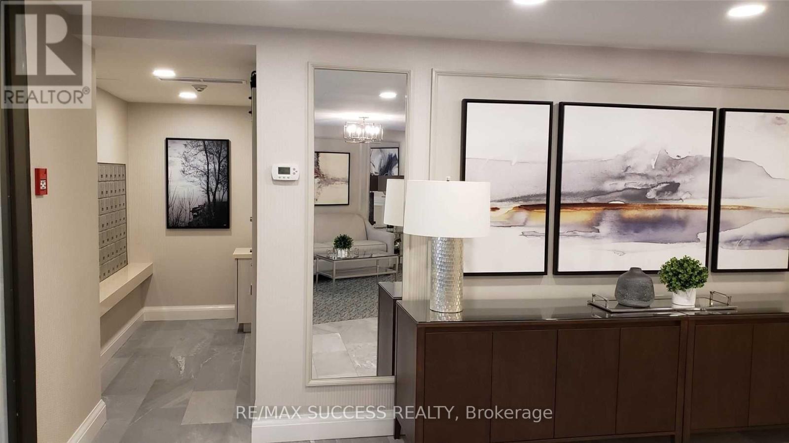 408 - 1230 Marlborough Court, Oakville, Ontario  L6H 3K6 - Photo 4 - W12829292