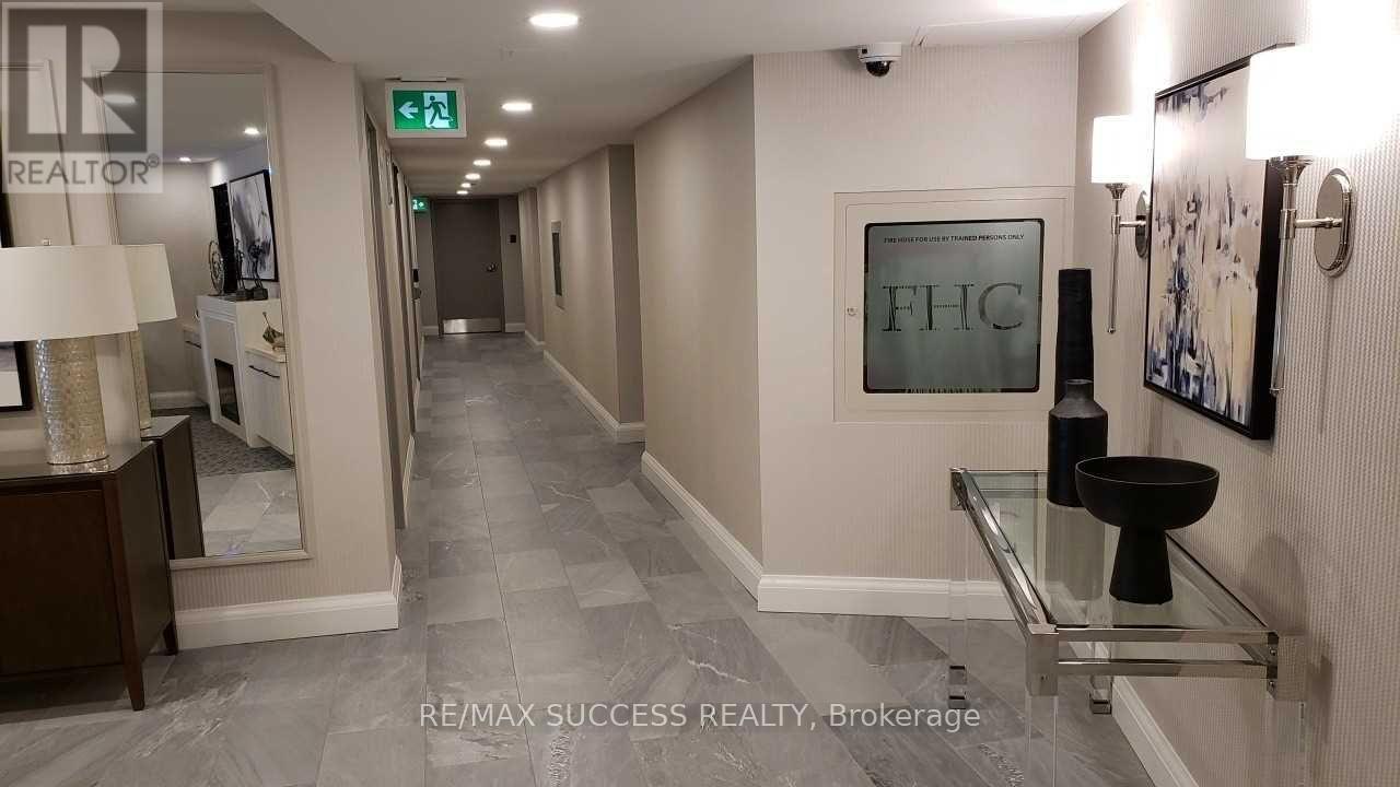 408 - 1230 Marlborough Court, Oakville, Ontario  L6H 3K6 - Photo 5 - W12829292