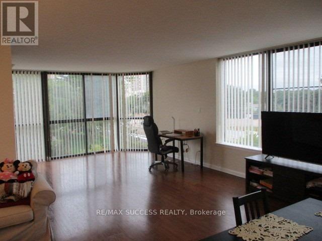 408 - 1230 Marlborough Court, Oakville, Ontario  L6H 3K6 - Photo 8 - W12829292