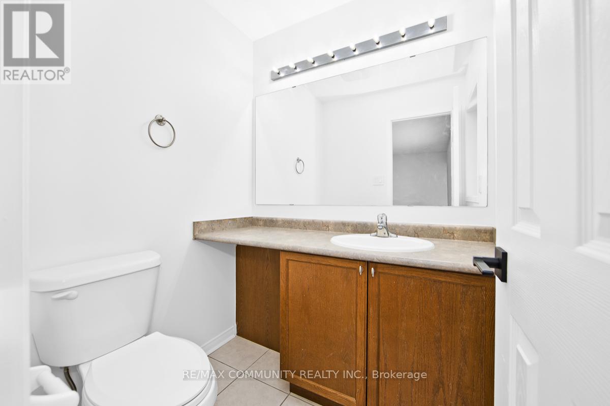 1049 Kennedy Circle, Milton, Ontario  L9T 5S5 - Photo 11 - W12829302