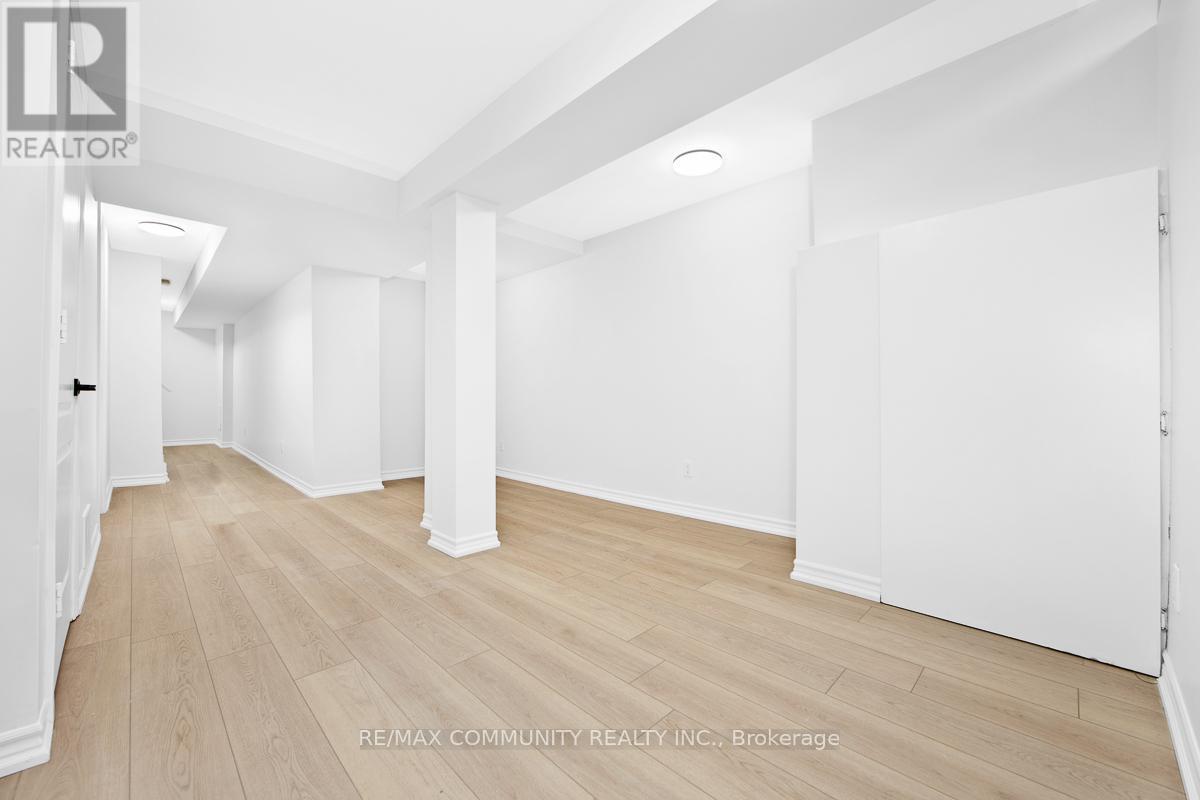 1049 Kennedy Circle, Milton, Ontario  L9T 5S5 - Photo 15 - W12829302