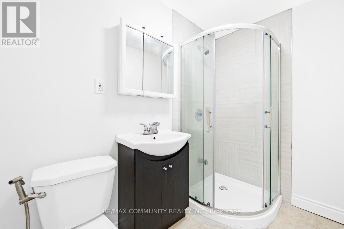 1049 Kennedy Circle, Milton, Ontario  L9T 5S5 - Photo 17 - W12829302