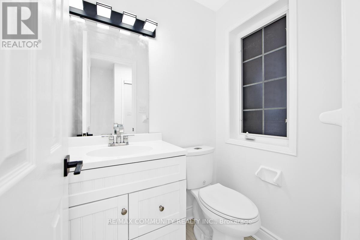 1049 Kennedy Circle, Milton, Ontario  L9T 5S5 - Photo 8 - W12829302