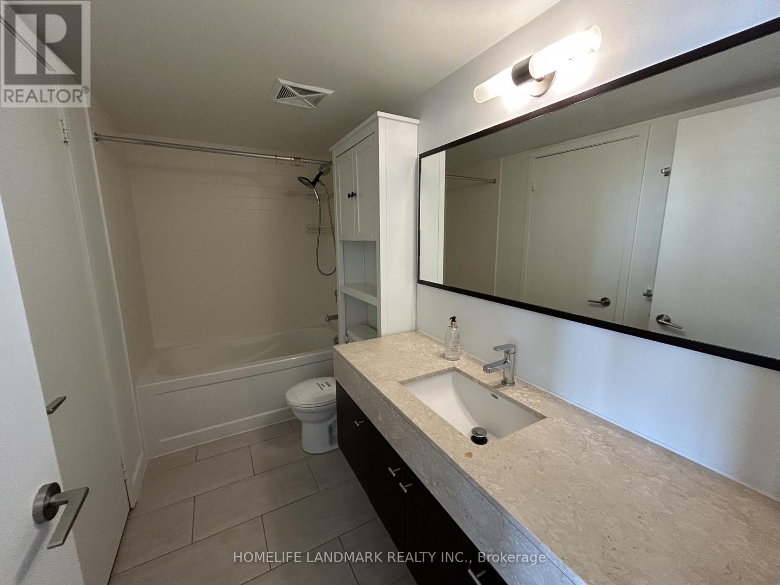 2206 - 126 Simcoe Street, Toronto, Ontario  M5H 4E6 - Photo 14 - C12823054