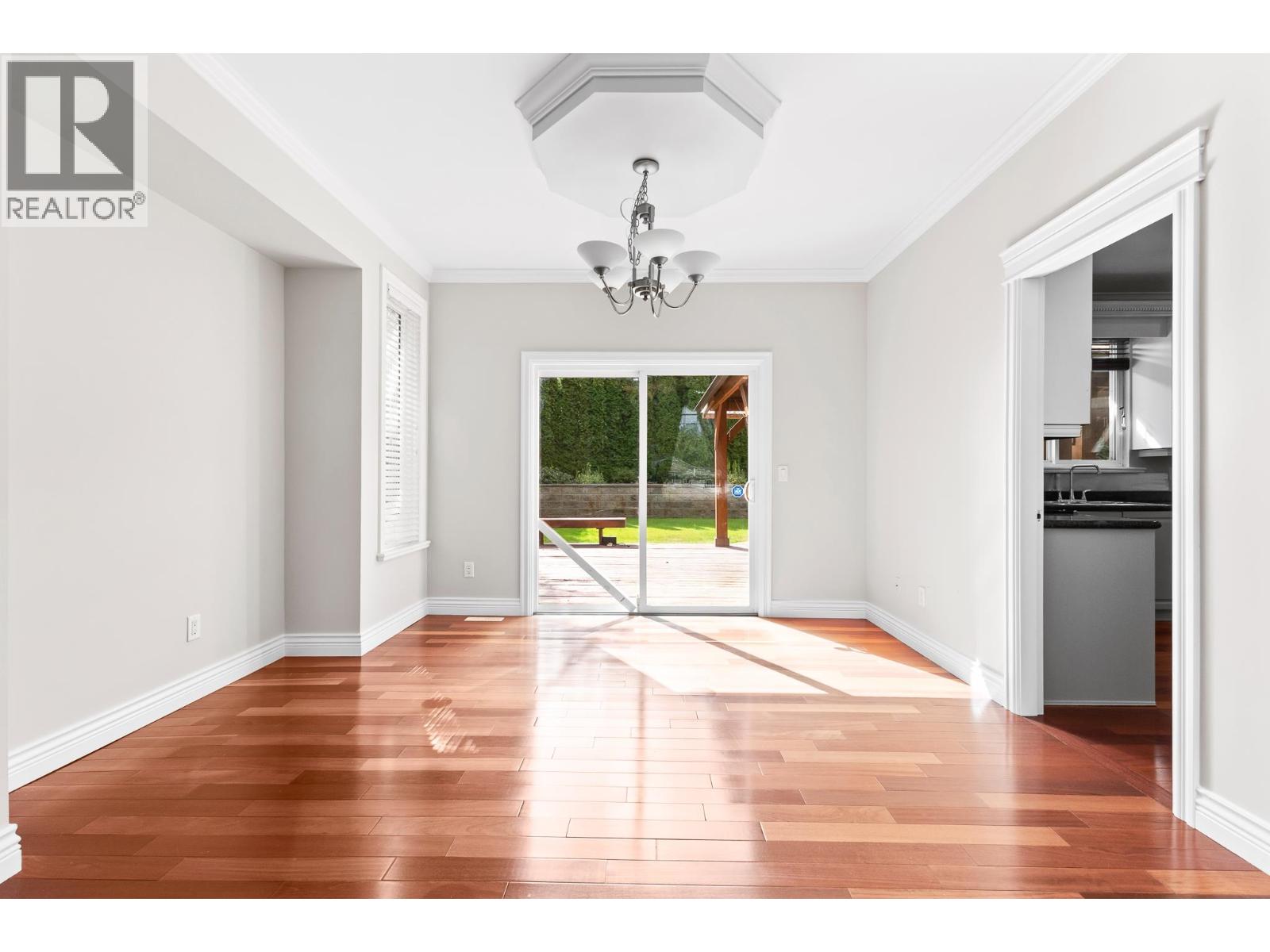 9160 Mona Avenue, Burnaby, British Columbia V3N 5A7 - Photo 10 - R3094181