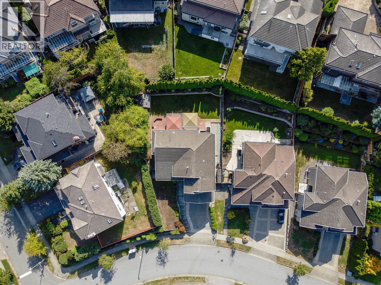 9160 Mona Avenue, Burnaby, British Columbia V3N 5A7 - Photo 3 - R3094181