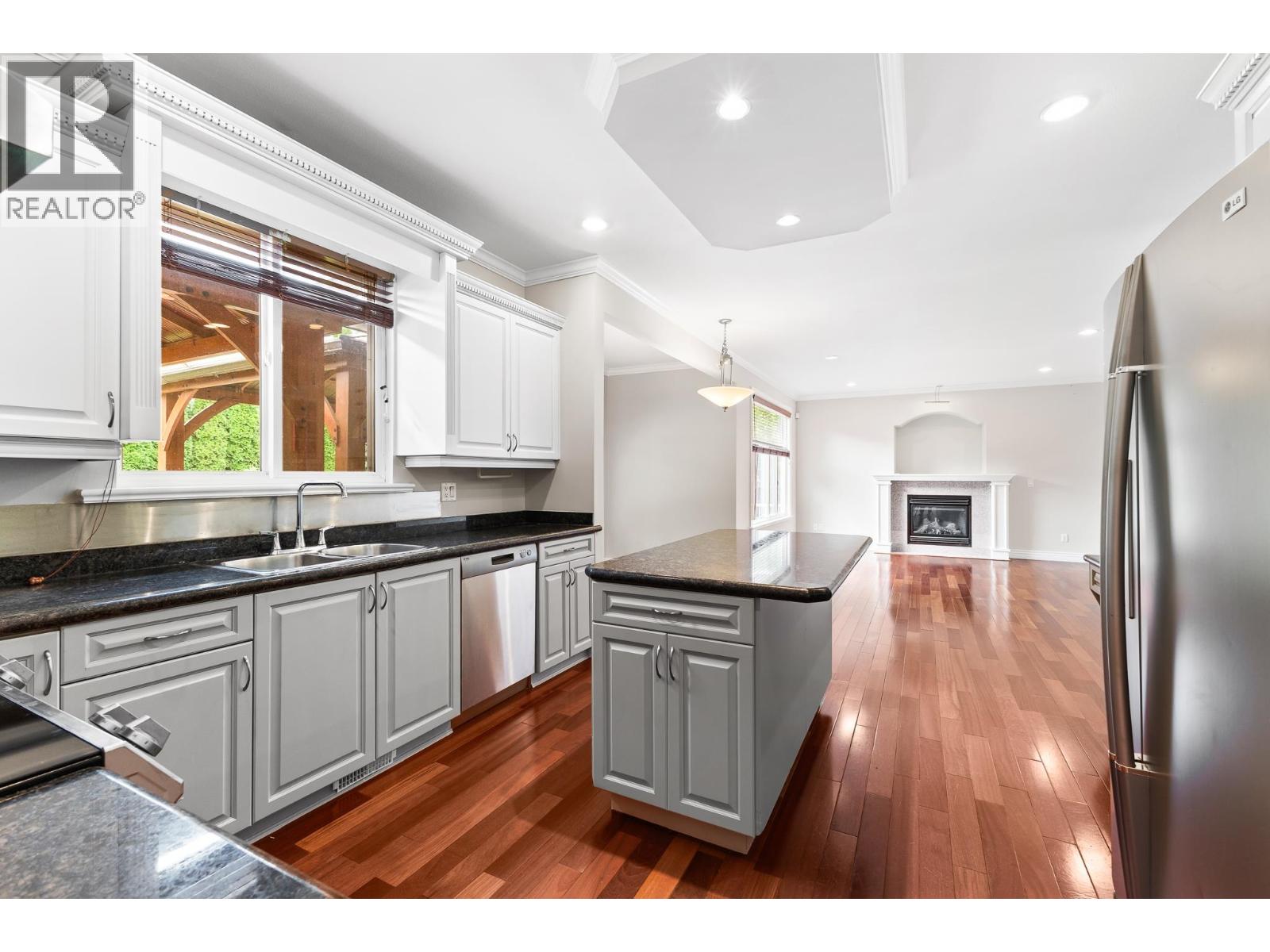 9160 Mona Avenue, Burnaby, British Columbia V3N 5A7 - Photo 9 - R3094181