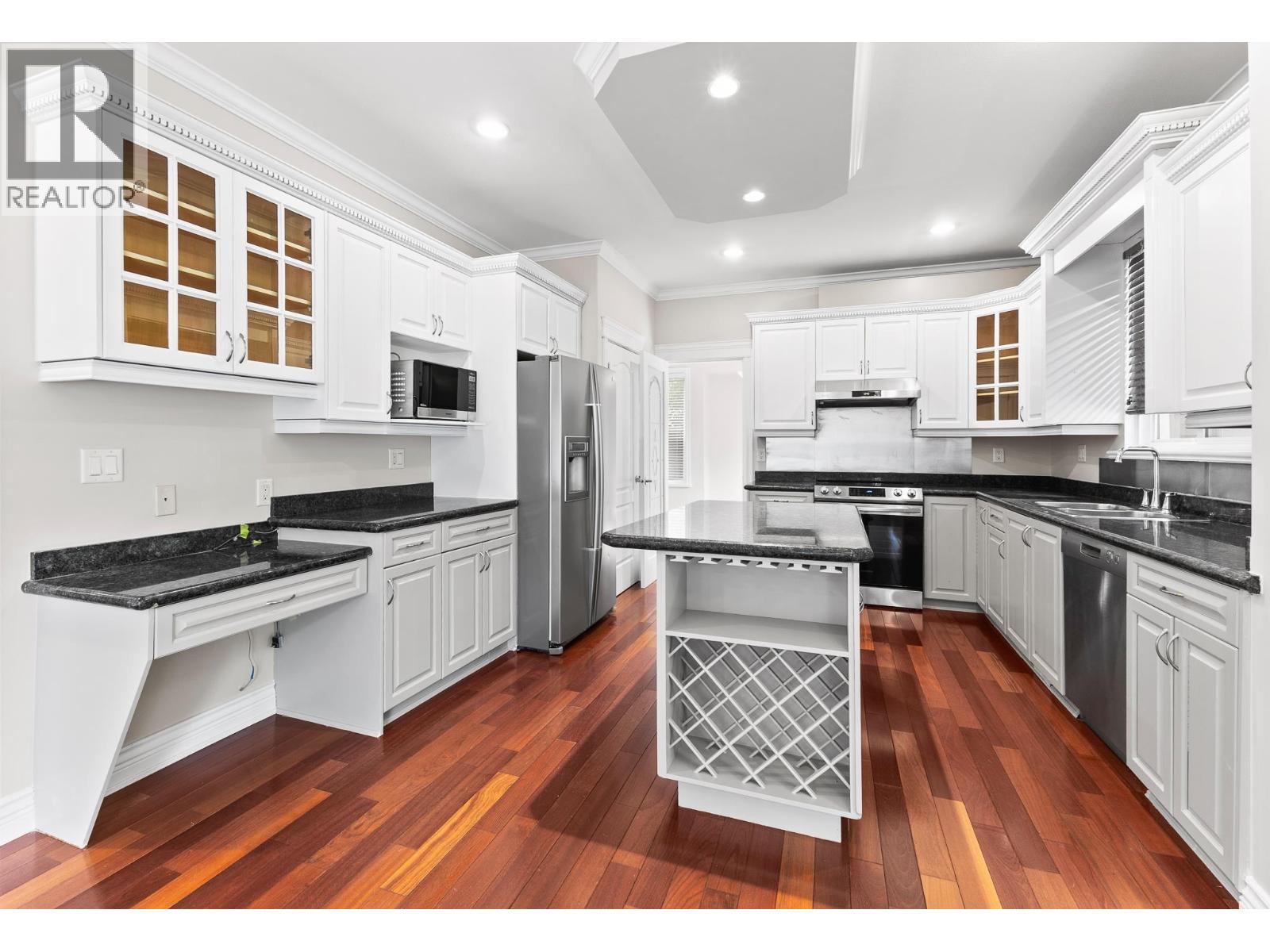 9160 Mona Avenue, Burnaby, British Columbia V3N 5A7 - Photo 7 - R3094181