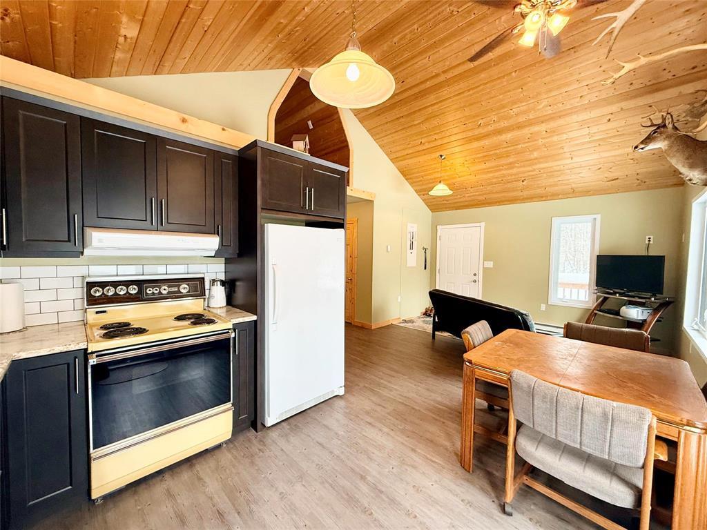 564 Goldeneye Lane, Duck Mountain Provincial Park, Manitoba  R0L 1Z0 - Photo 10 - 202603514