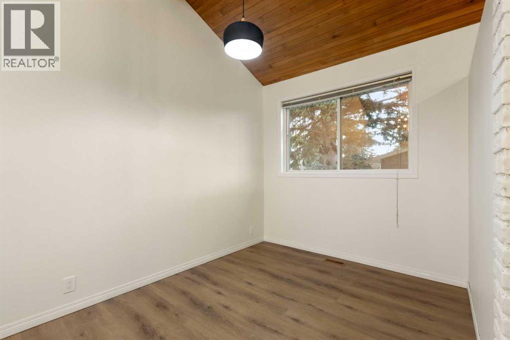 639 Canterbury Drive Sw, Calgary, Alberta  T2W 1J4 - Photo 9 - A2285699