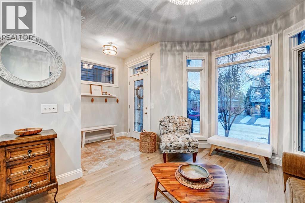 2037 47 Avenue Sw, Calgary, Alberta  T2T 2S7 - Photo 2 - A2285960