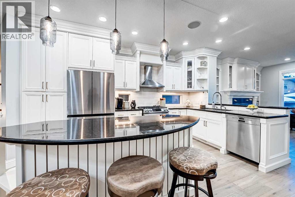 2037 47 Avenue Sw, Calgary, Alberta  T2T 2S7 - Photo 6 - A2285960