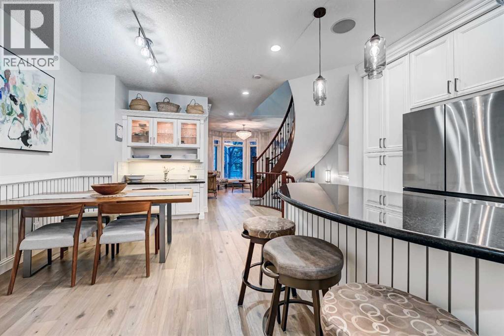 2037 47 Avenue Sw, Calgary, Alberta  T2T 2S7 - Photo 9 - A2285960