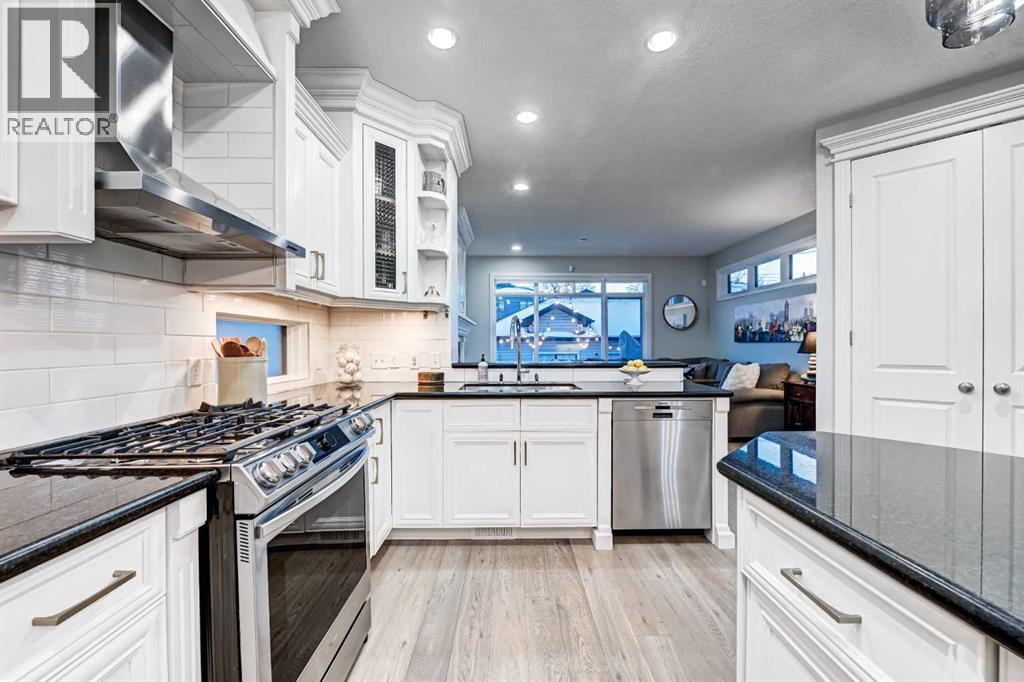 2037 47 Avenue Sw, Calgary, Alberta  T2T 2S7 - Photo 7 - A2285960