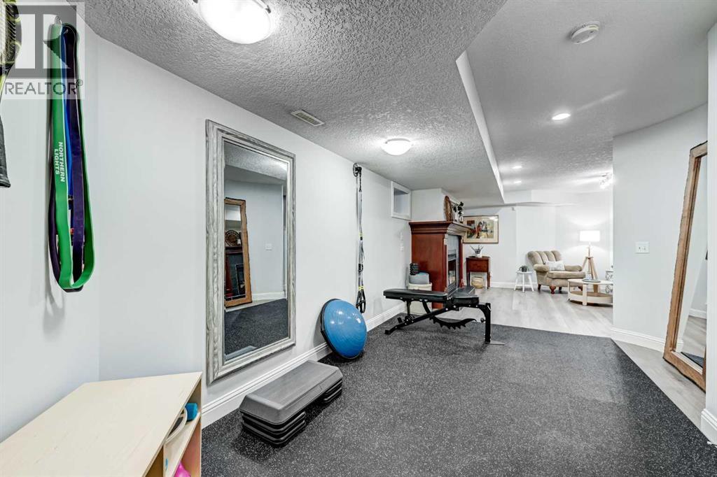 2037 47 Avenue Sw, Calgary, Alberta  T2T 2S7 - Photo 30 - A2285960