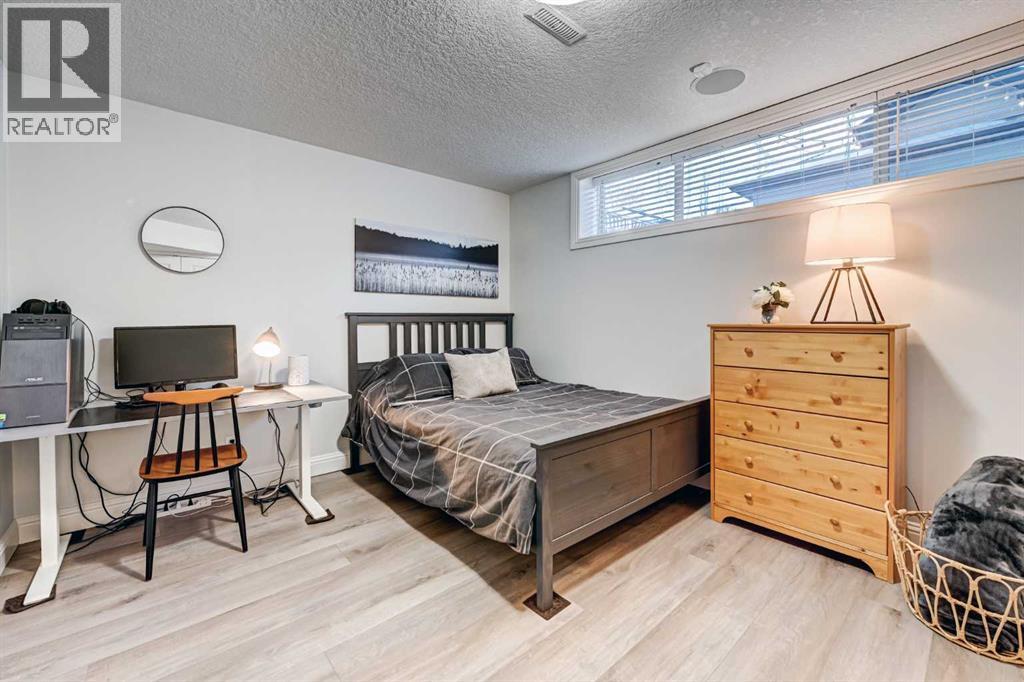 2037 47 Avenue Sw, Calgary, Alberta  T2T 2S7 - Photo 32 - A2285960