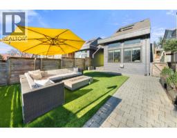 256 W 5TH STREET, North Vancouver, British Columbia