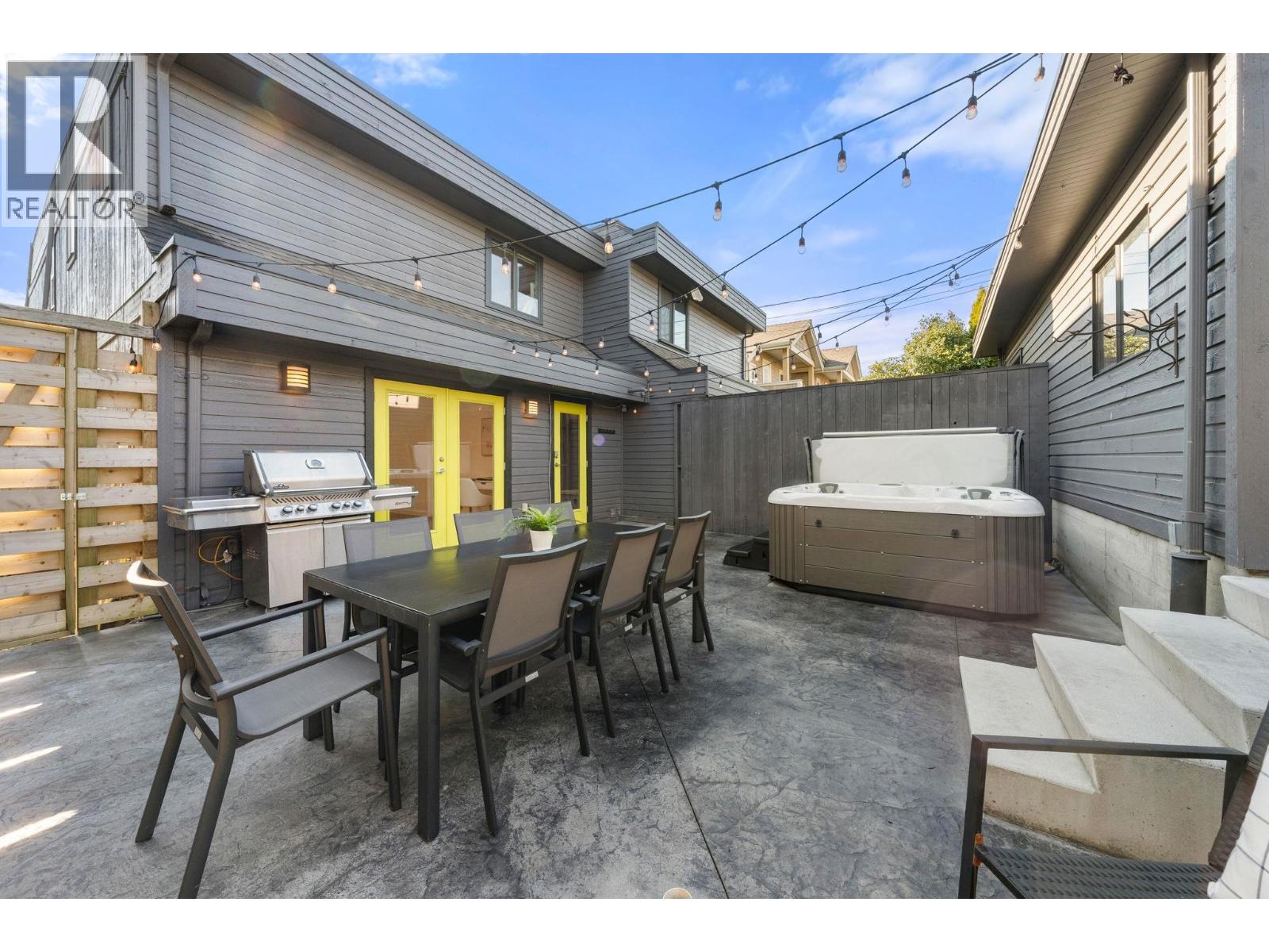 256 W 5th Street, North Vancouver, British Columbia  V7M 1K1 - Photo 16 - R3093674