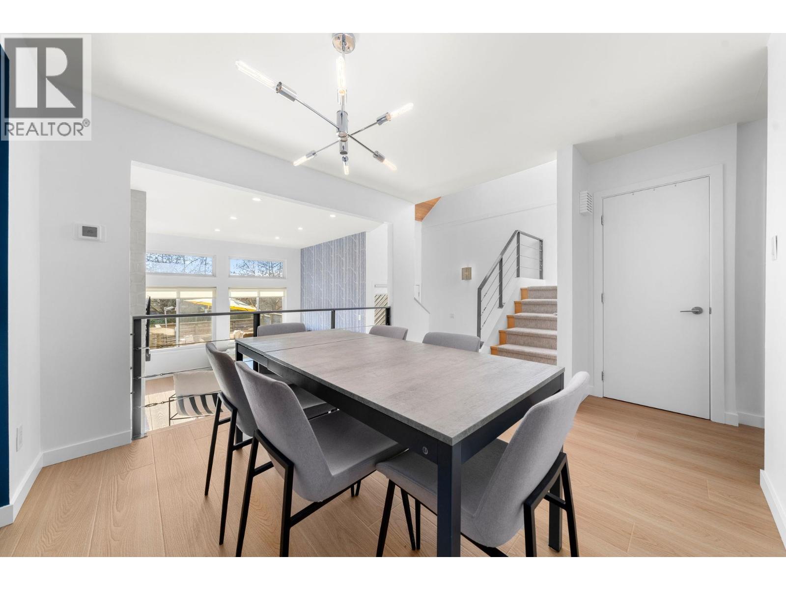 256 W 5th Street, North Vancouver, British Columbia  V7M 1K1 - Photo 9 - R3093674