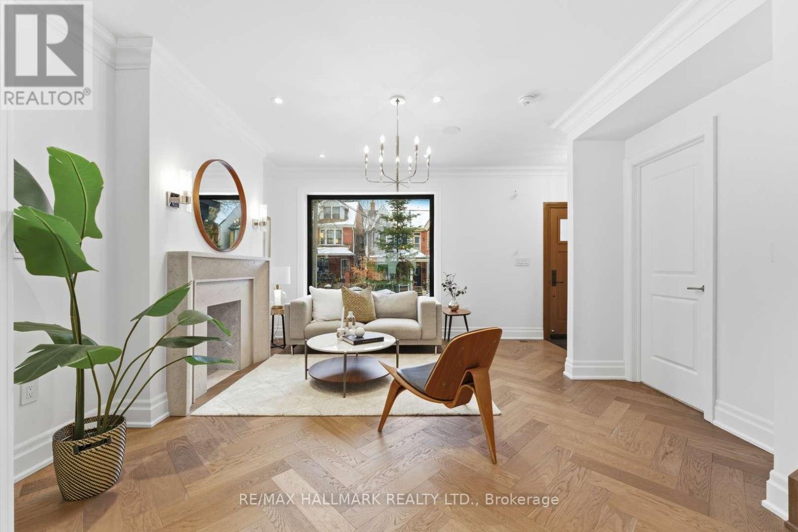 90 GARDEN AVENUE, Toronto, Ontario