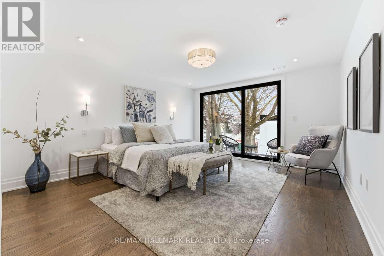 90 Garden Avenue, Toronto, Ontario  M6R 1H7 - Photo 16 - W12829326