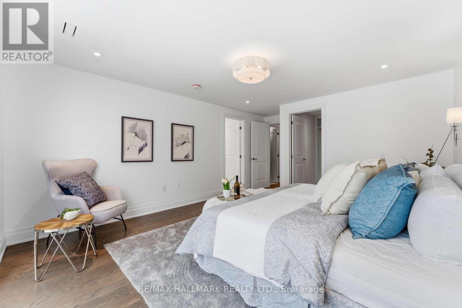 90 Garden Avenue, Toronto, Ontario  M6R 1H7 - Photo 17 - W12829326