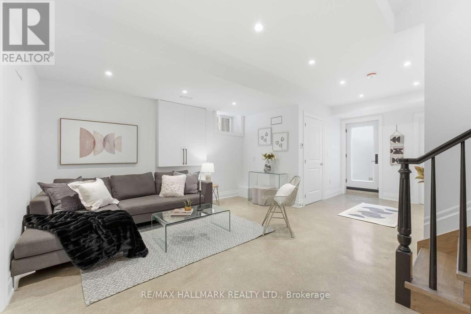 90 Garden Avenue, Toronto, Ontario  M6R 1H7 - Photo 26 - W12829326