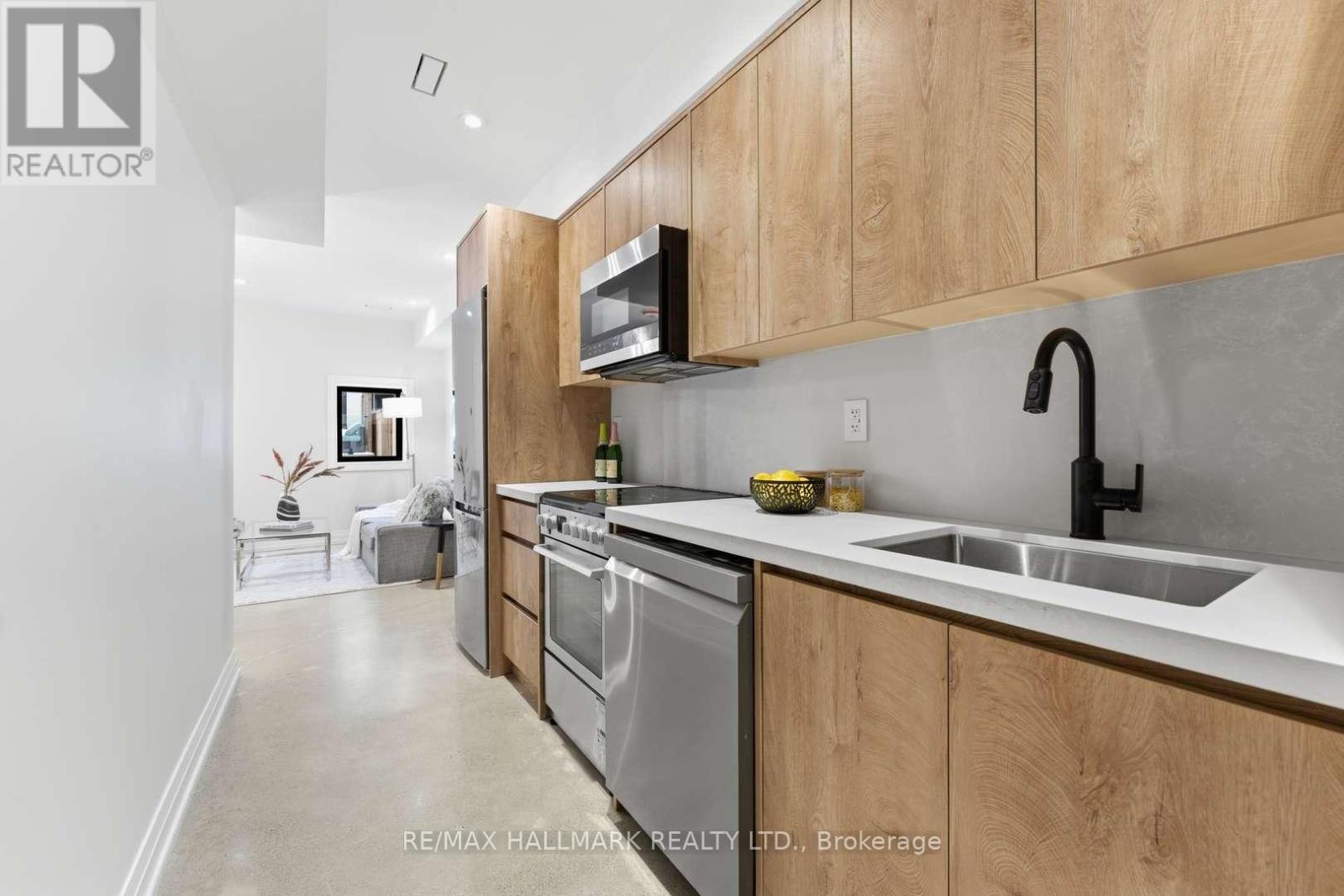 90 Garden Avenue, Toronto, Ontario  M6R 1H7 - Photo 31 - W12829326